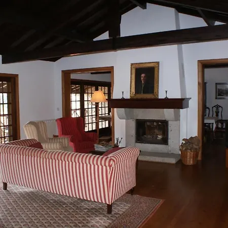 Alojamento de Turismo Rural Casa De Rodas *
